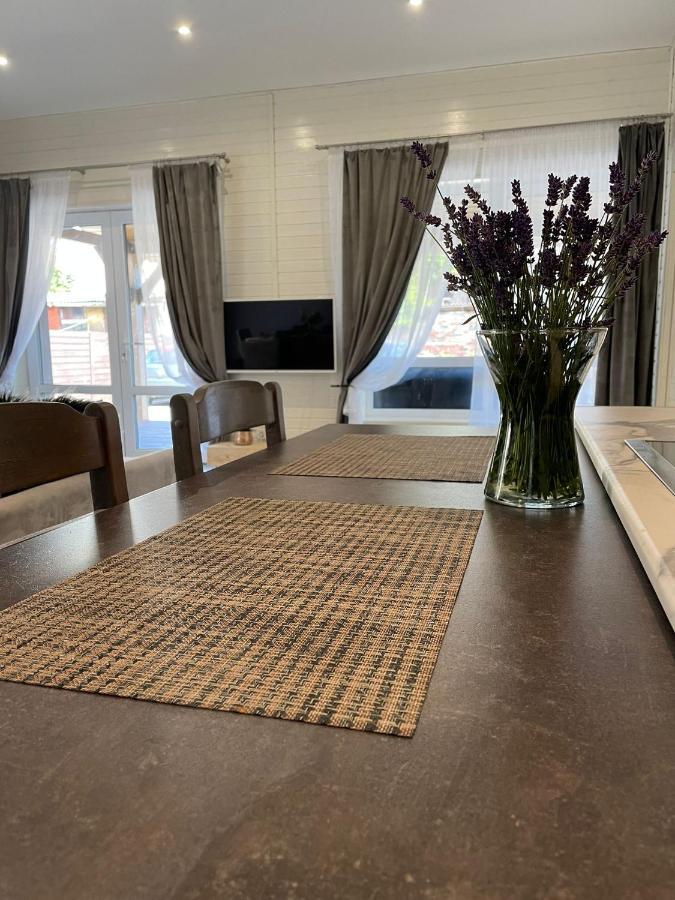Apartamenti Starp Krastiem Liepaja Bagian luar foto